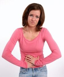 dolore addominale in una donna con gastrite